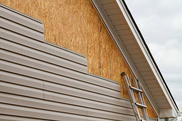 Professional Siding Inspection technician working in Great Mills, MD